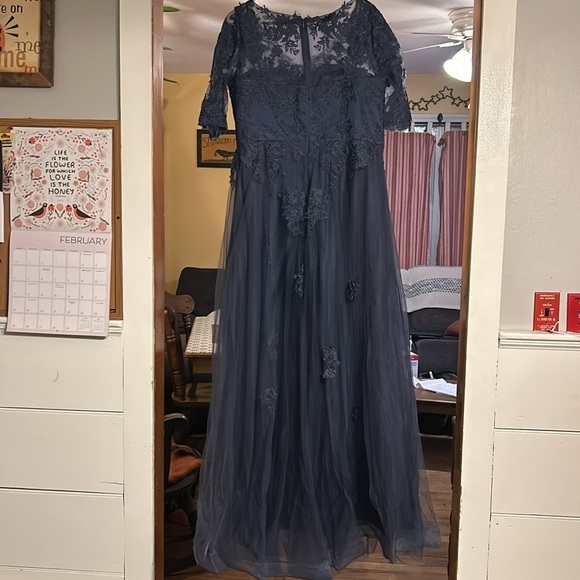 New bridesmaid or prom dress size 16 - Picture 6 of 10